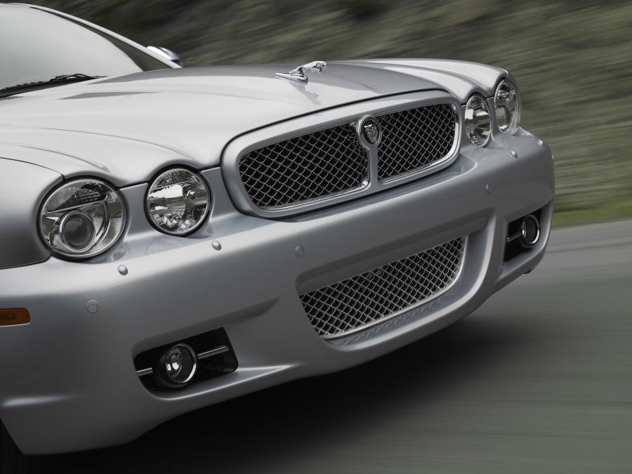  Jaguar XJ8 2008 года  (UK) (фото 26 из 27)